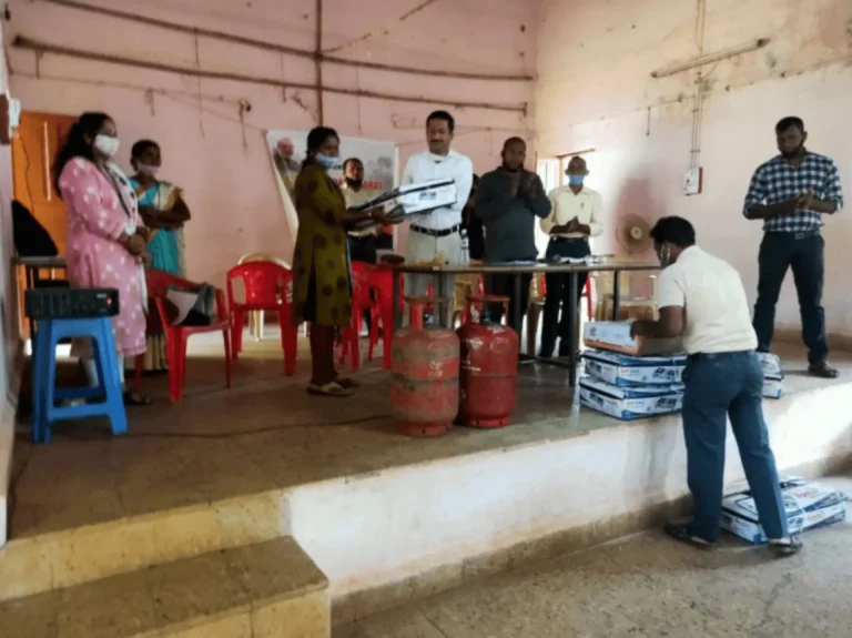 Gas Stove Distribution - Morpila Village